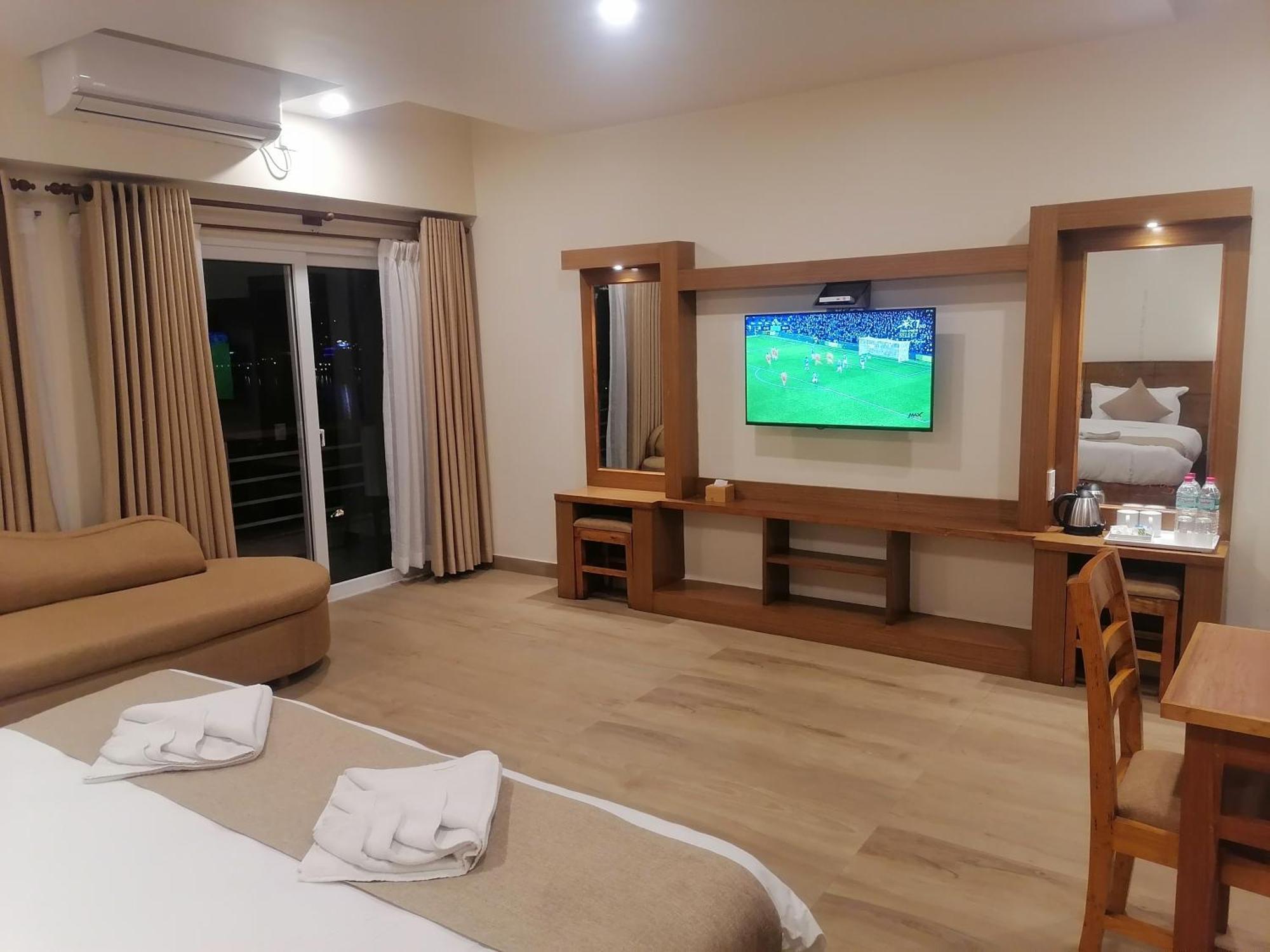Urban Boutique Hotel Покхара Екстер'єр фото