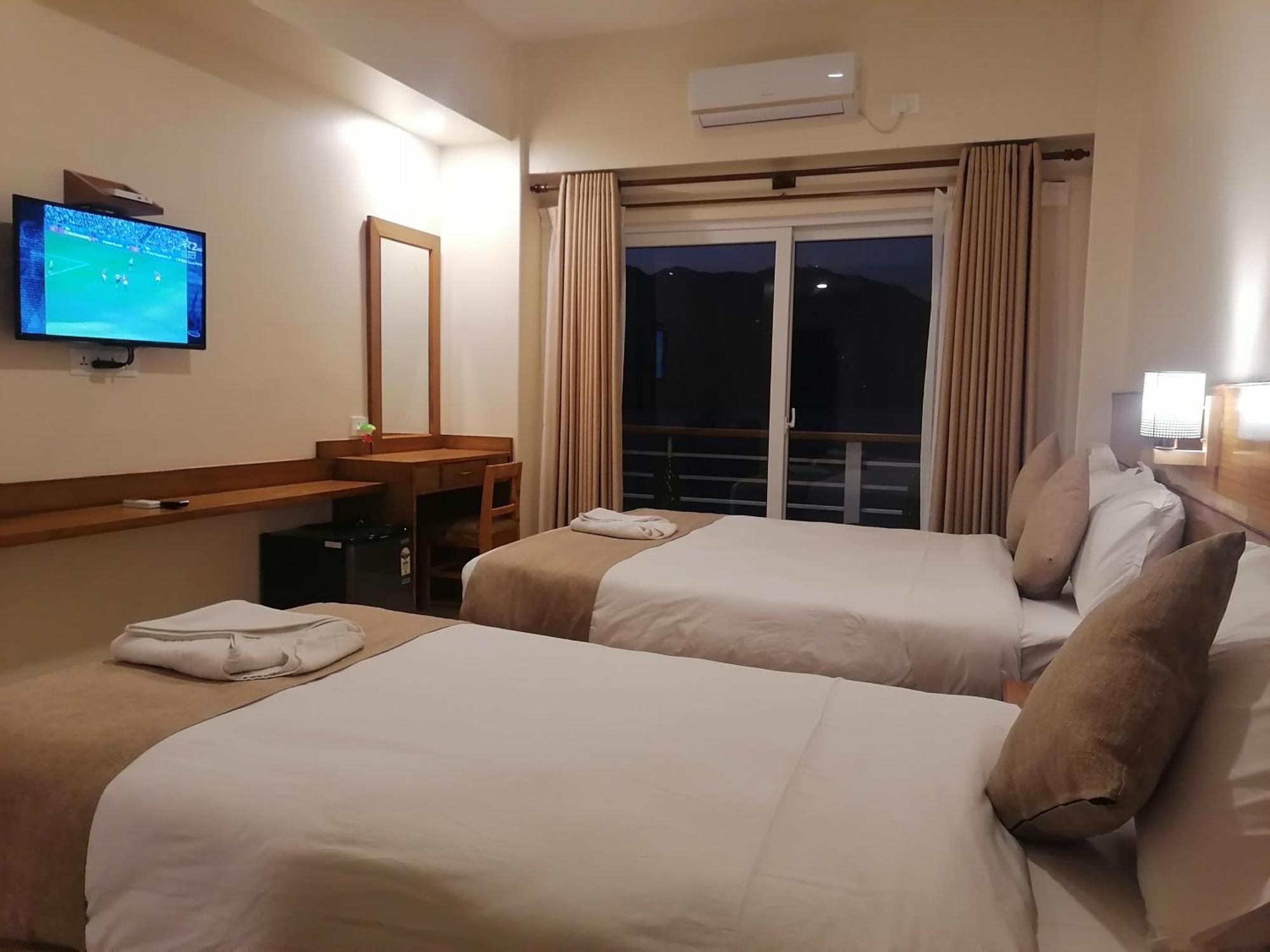 Urban Boutique Hotel Покхара Екстер'єр фото