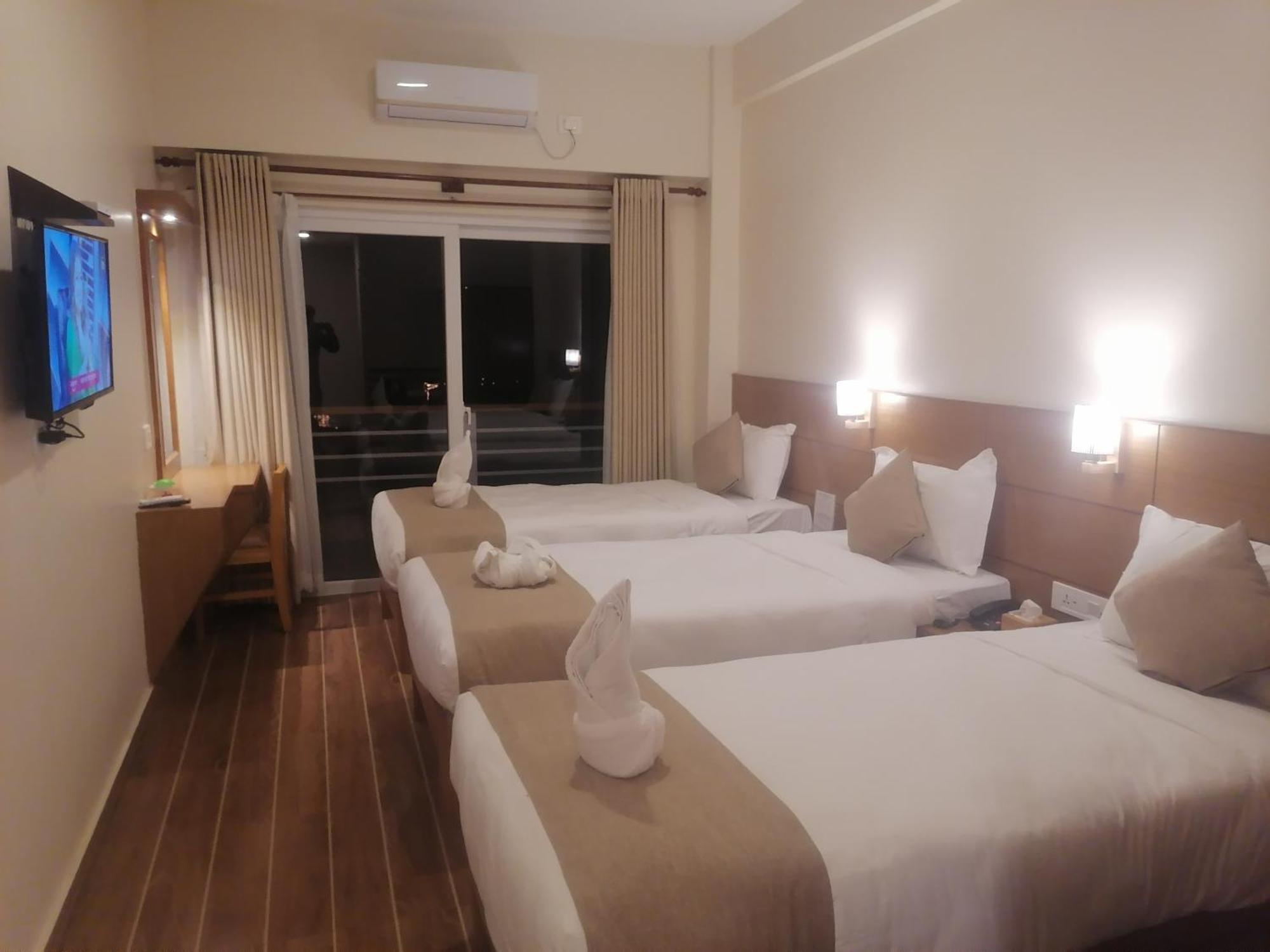 Urban Boutique Hotel Покхара Екстер'єр фото