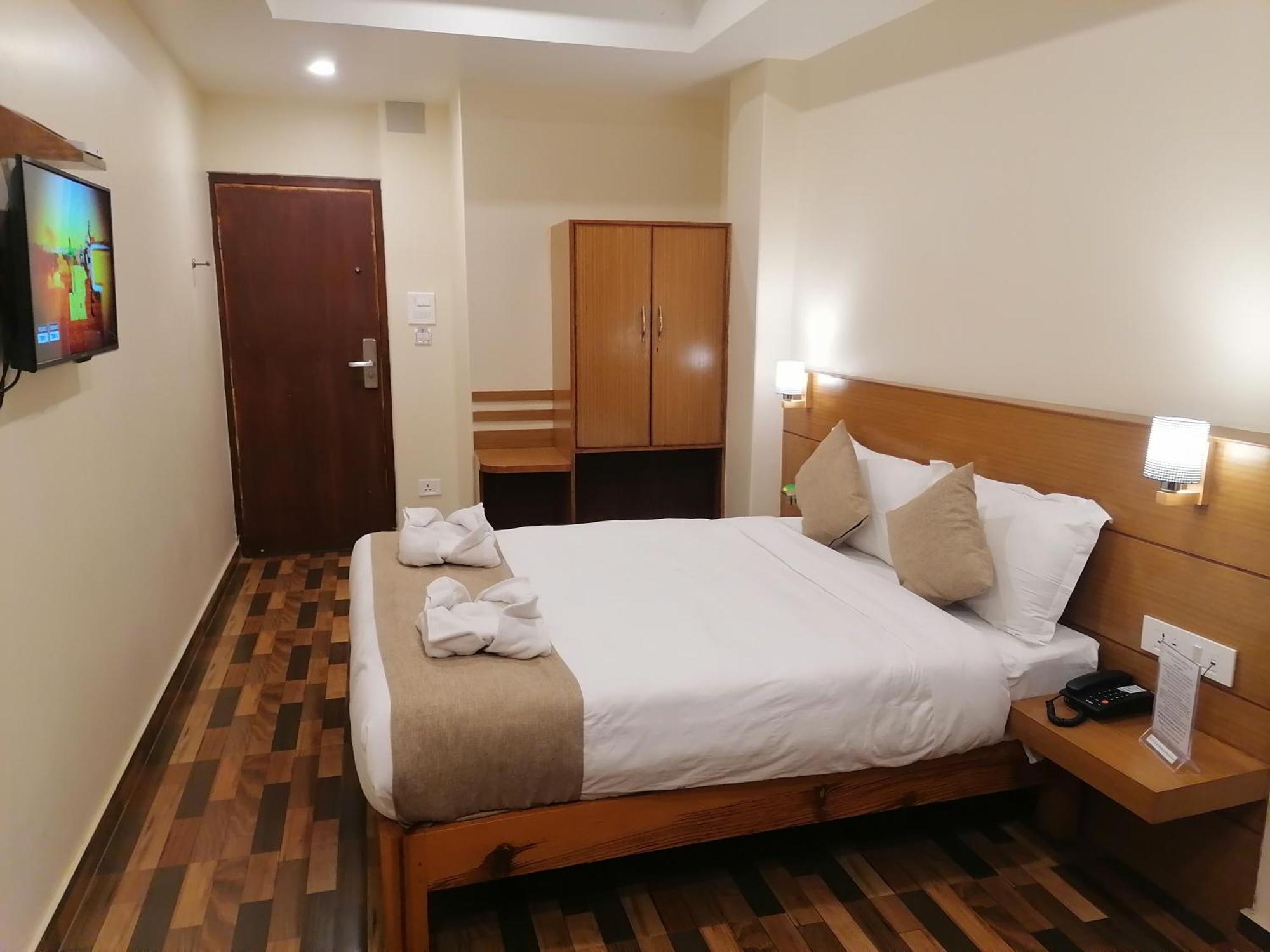 Urban Boutique Hotel Покхара Екстер'єр фото